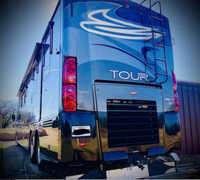 2011 Freightliner XCL Chassis, $ 144,986