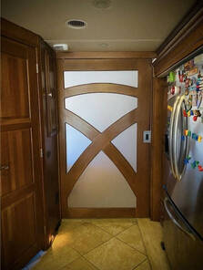 2011 Freightliner XCL Chassis, $ 144,986