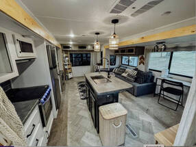 2022 Palomino Puma 32MBDS, $ 36,986