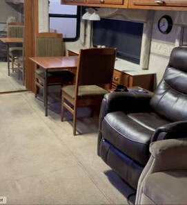 2007 Fleetwood Revolution LE 40L, $ 92,986