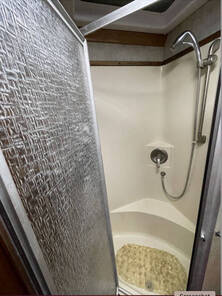 2007 Fleetwood Revolution LE 40L, $ 92,986