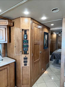 2014 Winnebago Journey 40U, $ 149,986