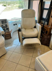 2014 Winnebago Journey 40U, $ 149,986