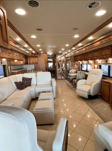 2014 Winnebago Journey 40U, $ 149,986