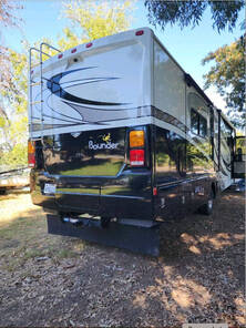 2013 Fleetwood Bounder Classic 36R, $ 47,986