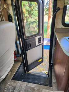 2013 Fleetwood Bounder Classic 36R, $ 47,986