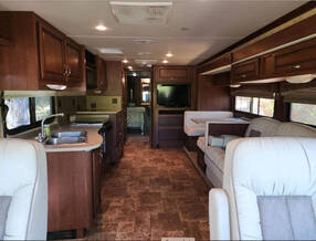 2013 Fleetwood Bounder Classic 36R, $ 47,986