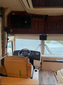 2001 Prevost Royale Coach XL2, $ 193,986