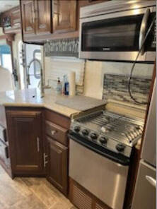 2016 Forest River Georgetown 335DS, $ 58,986