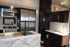2021 Palomino Columbus 389FL, $ 59,986