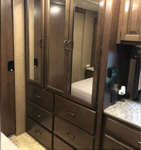 2017 Thor Hurricane 35M, $ 62,986
