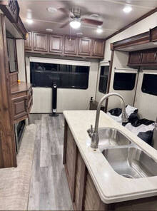 2018 Forest River Palomino Columbus 378MB, $ 43,986