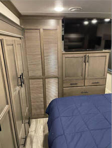 2021 Forest River Riverstone Legacy 42FSKG, $ 92,986