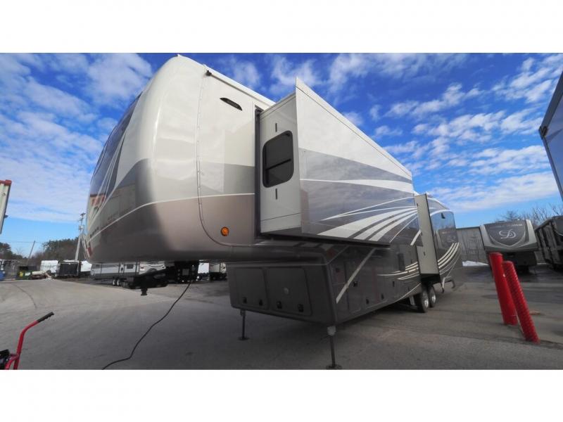2022 DRV Mobile Suites 40KSSB4, $ 221,242