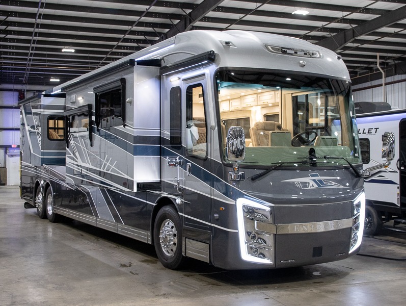 2025 Entegra Coach Cornerstone 45D, $ 969,601