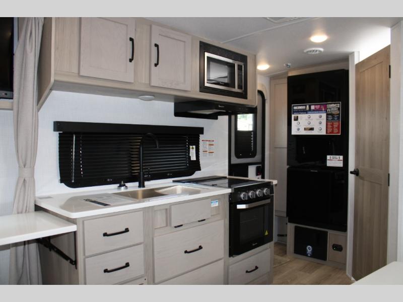 2025 Forest River Rockwood Mini Lite 2109S, $ 42,442