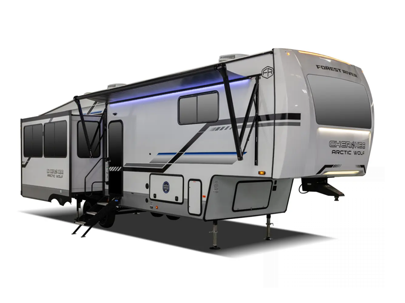 2025 Forest River Cherokee Arctic Wolf Suite 3750 , $ 90,577