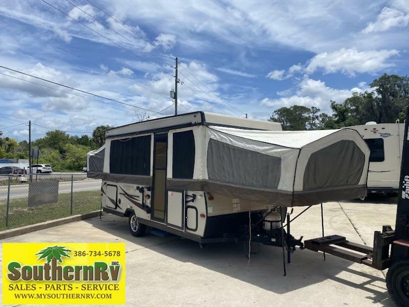 2017 Forest River Rockwood Premier 2516G, $ 8,999