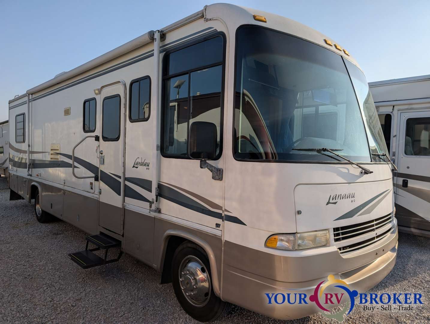2000 Georgie Boy Landau 3301, $ 17,900
