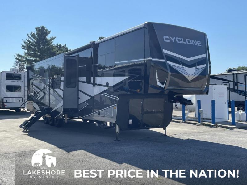 2025 Heartland Cyclone 4006, $ 186,420