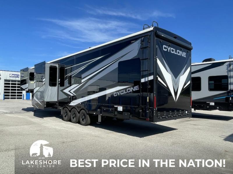 2025 Heartland Cyclone 4006, $ 186,420