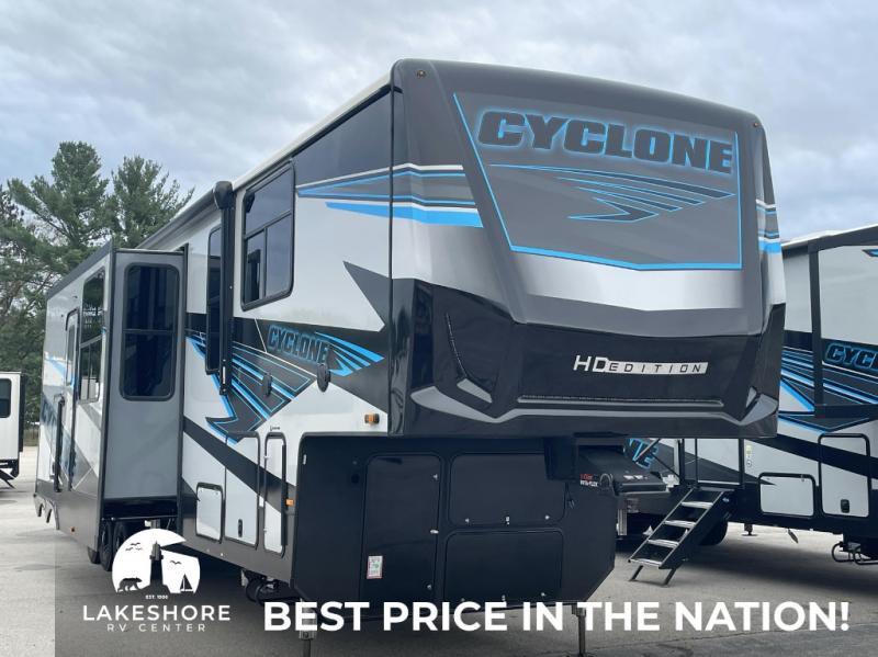 2025 Heartland Cyclone 4006, $ 169,270