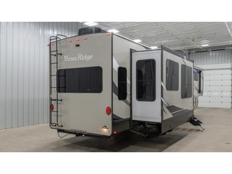 2022 Highland Ridge Mesa Ridge 371MBH, $ 69,990