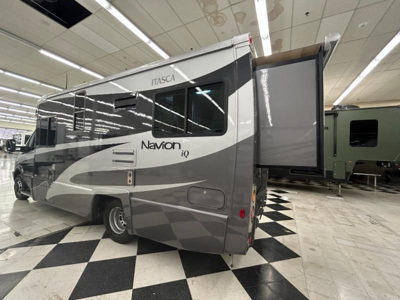 2008 Itasca Navion M24DL, $ 67,990