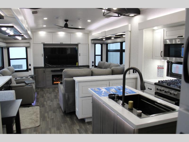 2025 Jayco North Point 381CKRE, $ 92,990