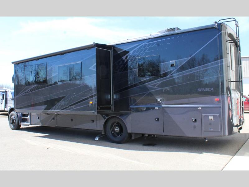 2025 Jayco Seneca 37K, $ 259,990