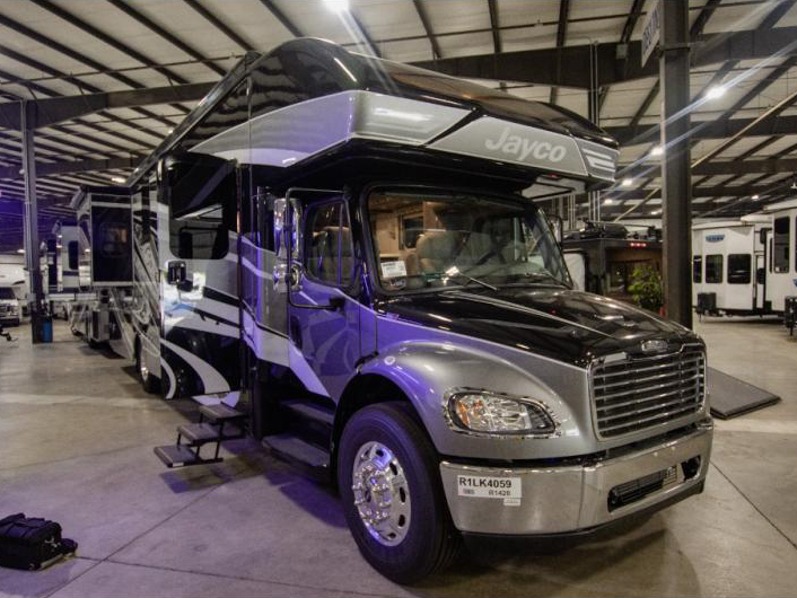 2024 Jayco Seneca Prestige 37K, $ 244,990