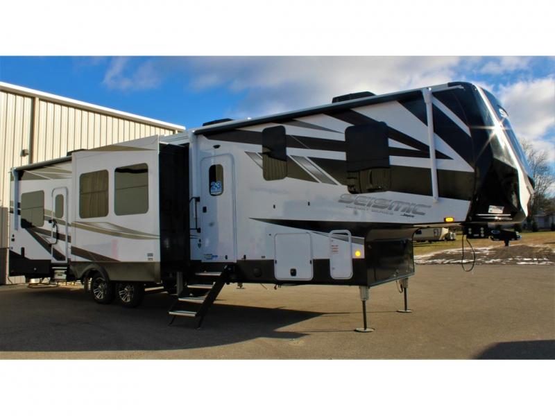 2023 Jayco Seismic Luxury Series 3512, $ 99,990