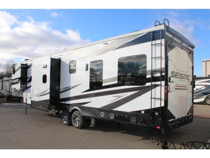 2023 Jayco Seismic Luxury Series 3512, $ 99,990