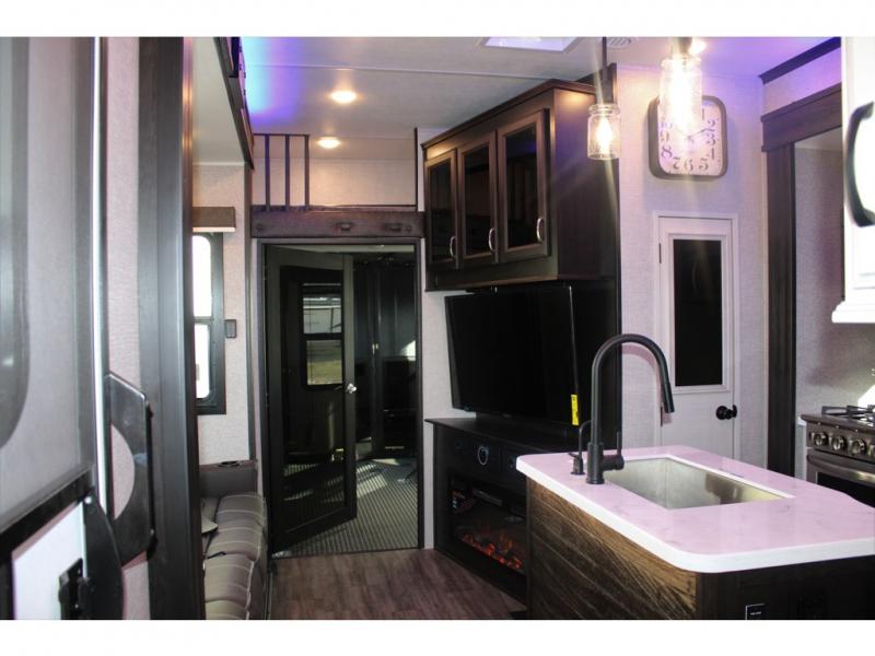 2023 Jayco Seismic Luxury Series 3512, $ 99,990