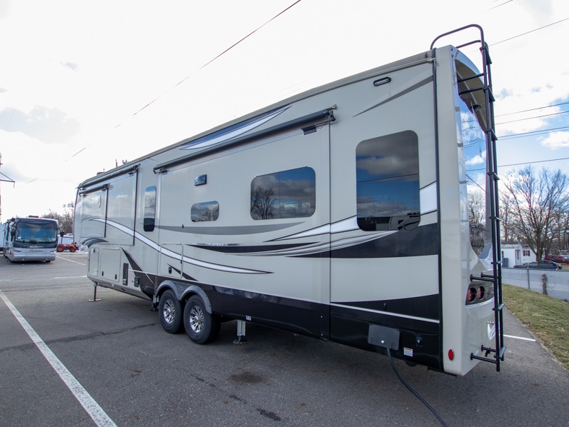 2022 Jayco Pinnacle 36SSWS, $ 94,990