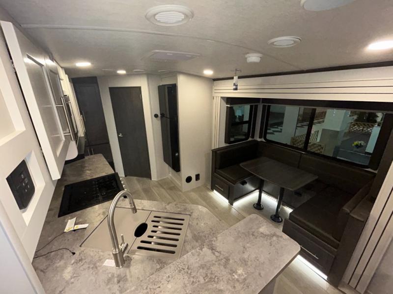 2026 Keystone Cougar Half-Ton (Travel Trailer) 22R, $ 51,450