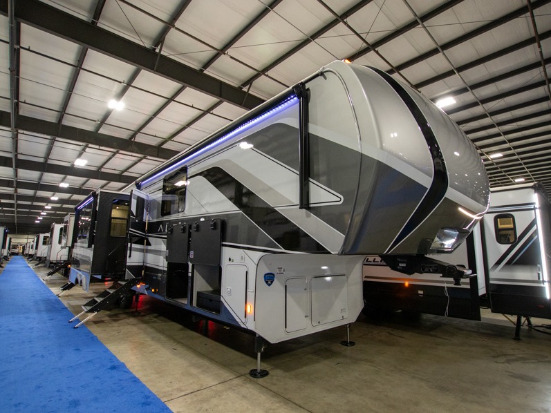 2025 Keystone Alpine 3910RK, $ 131,431