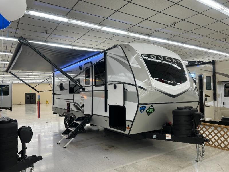 2025 Keystone Cougar Half-Ton (Travel Trailer) 22M, $ 45,990