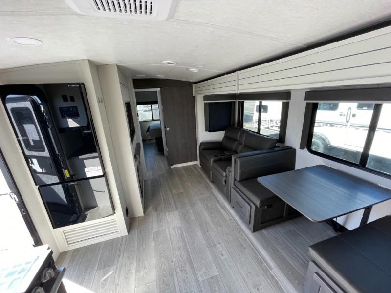2025 Keystone Cougar Half-Ton (Travel Trailer) 25F, $ 53,990