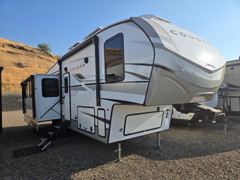 2025 Keystone Cougar Half-Ton (Fifth Wheel) 29RLI, $ 65,990