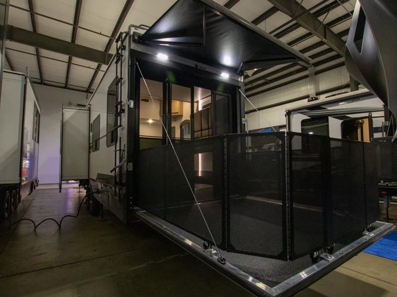 2025 Keystone Raptor Carbon Series (Fifth Wheel) 3, $ 79,990