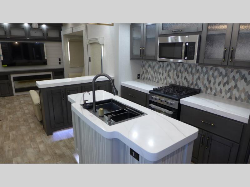 2025 Redwood Redwood 415RD, $ 0