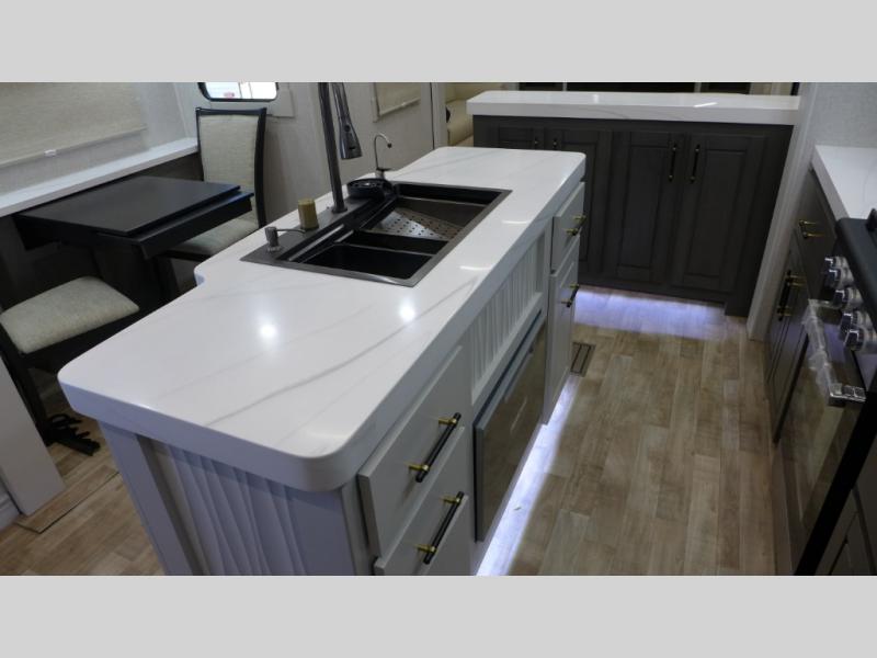 2025 Redwood Redwood 415RD, $ 0
