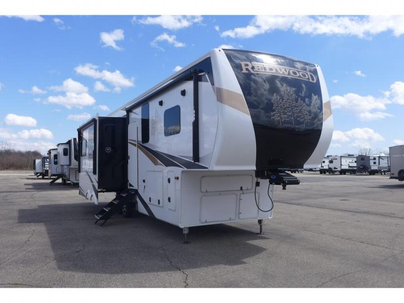 2022 Redwood Redwood RW3401RL, $ 89,990