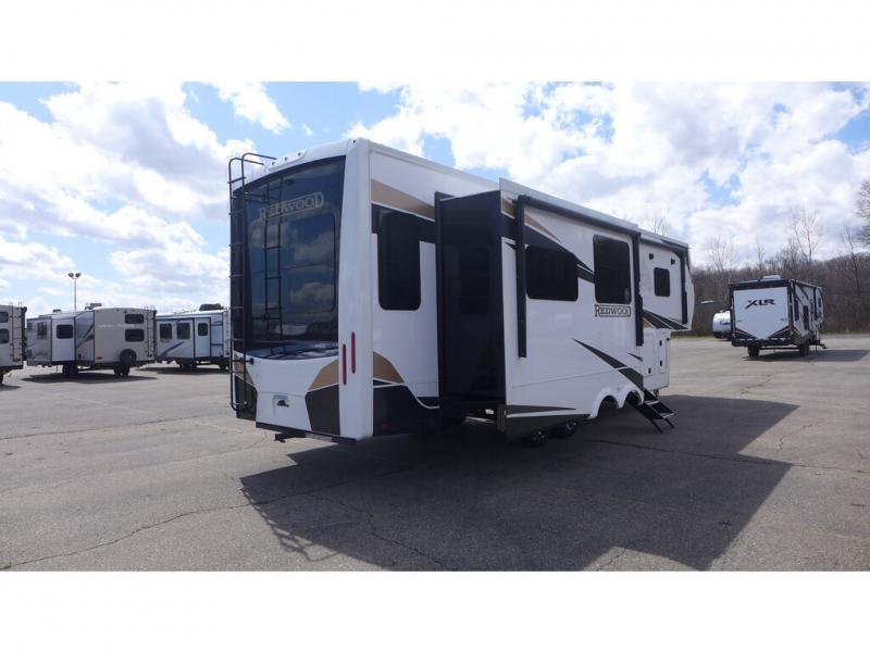 2022 Redwood Redwood RW3401RL, $ 89,990