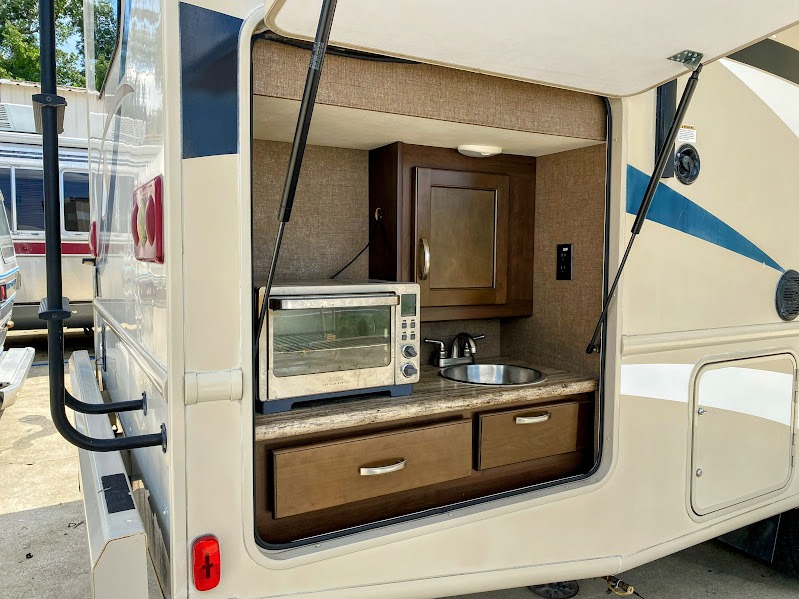 2017 Thor Motor Coach A.C.E. 29.3, $ 52,950