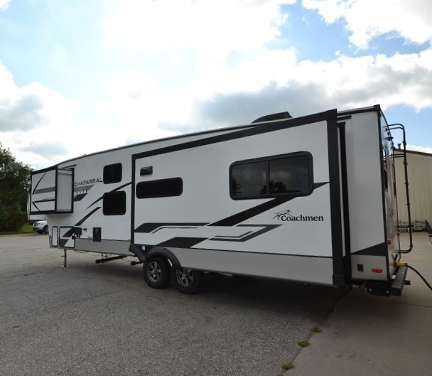 2023 Coachmen Chaparral Lite 30BHS, $ 47,990