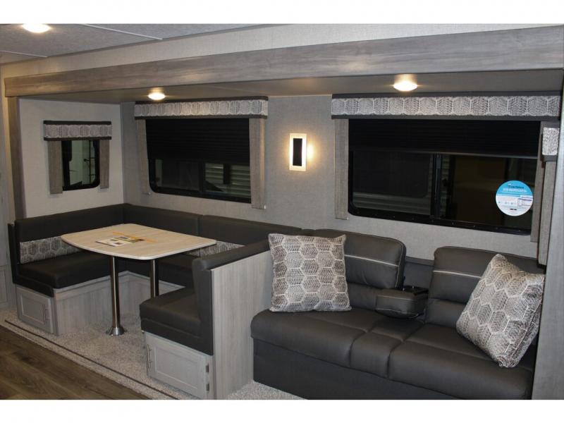 2022 Coachmen Catalina Legacy Edition 323BHDSCK, $ 56,898
