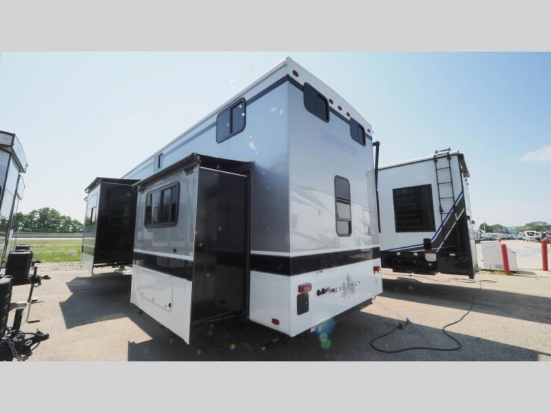2025 CrossRoads Redwood Regency RW3881FKL, $ 94,990