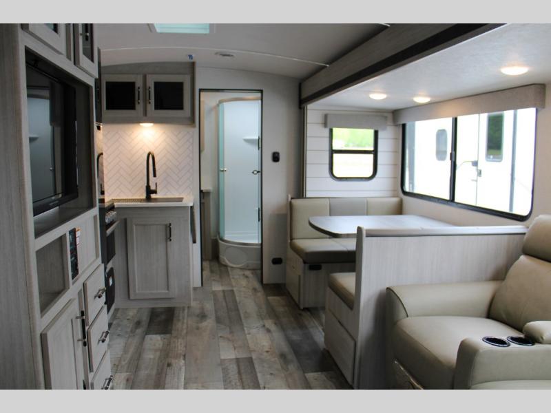 2025 CrossRoads Sunset Trail Super Lite SS253RB, $ 51,258